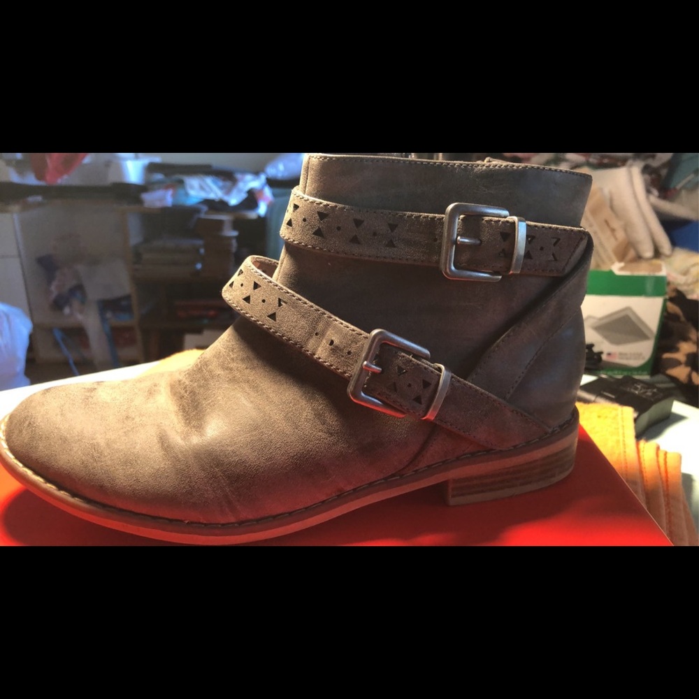 Rocket dog gray ankles boots